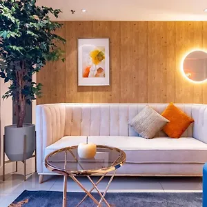 https://tropicana-218-by-alv-suites.georgetown-hotels.org